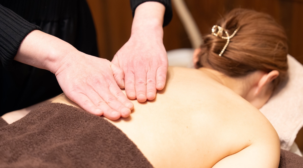 ハンドセラピス施術風景